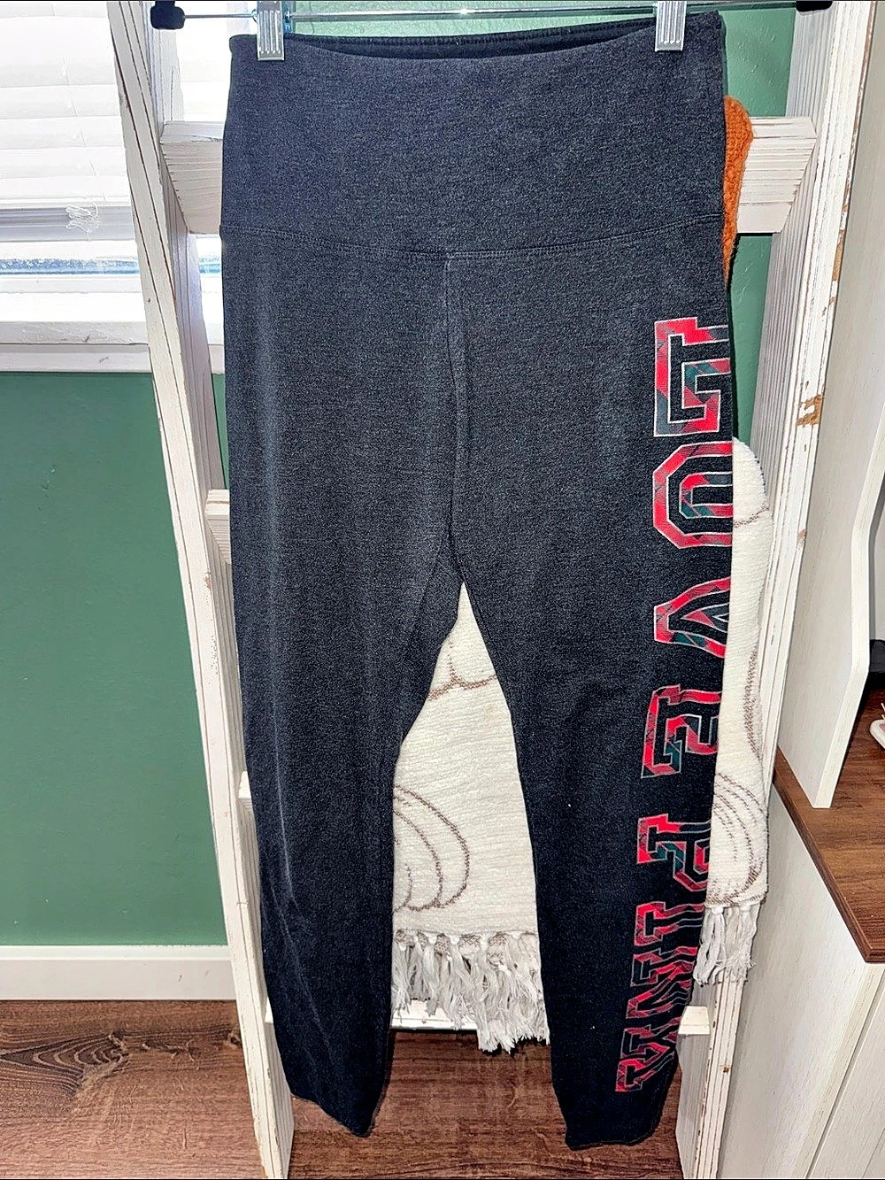 Victoria's Secret PINK High Waist Full Length Legging with Red Plaid Logo Black